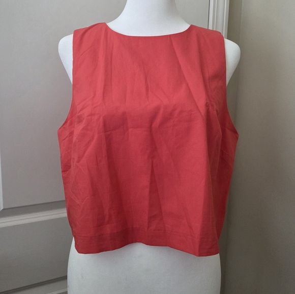 Poplin Shell Tank - Picture 2 of 10